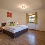 Tiroler Haus * 메이른호픈